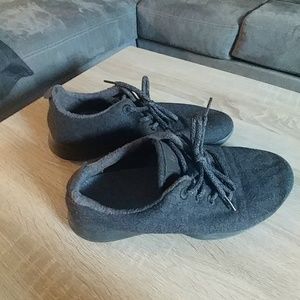 Grey/black Allbirds